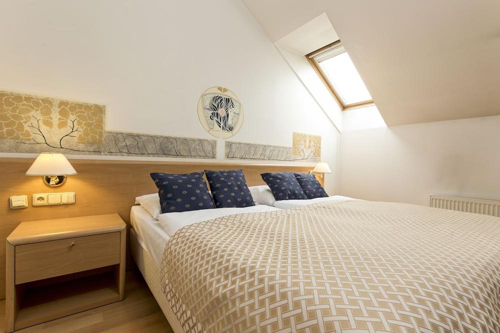 Hotel Tivoli Prague Ngoại thất bức ảnh