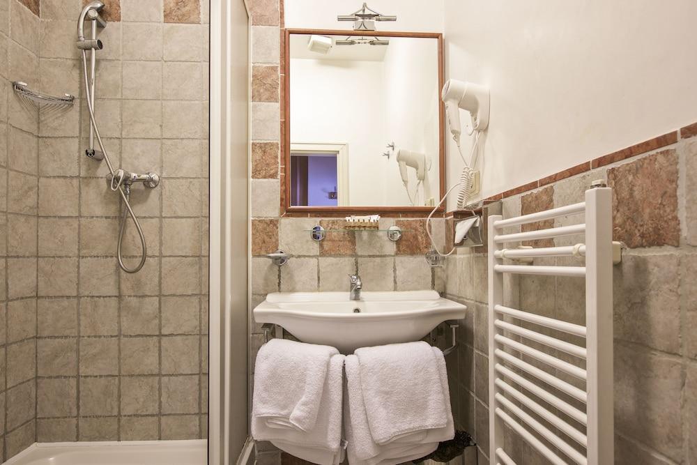 Hotel Tivoli Prague Ngoại thất bức ảnh