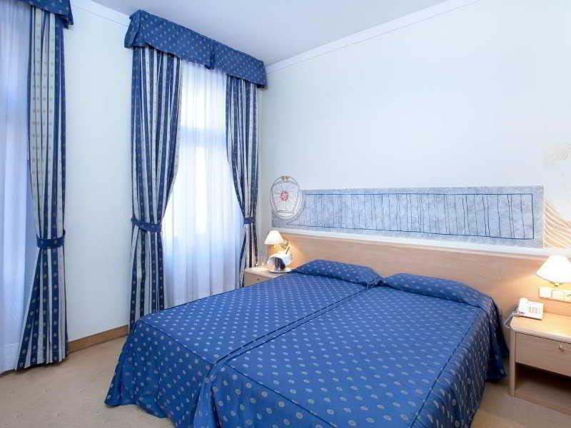 Hotel Tivoli Prague Ngoại thất bức ảnh
