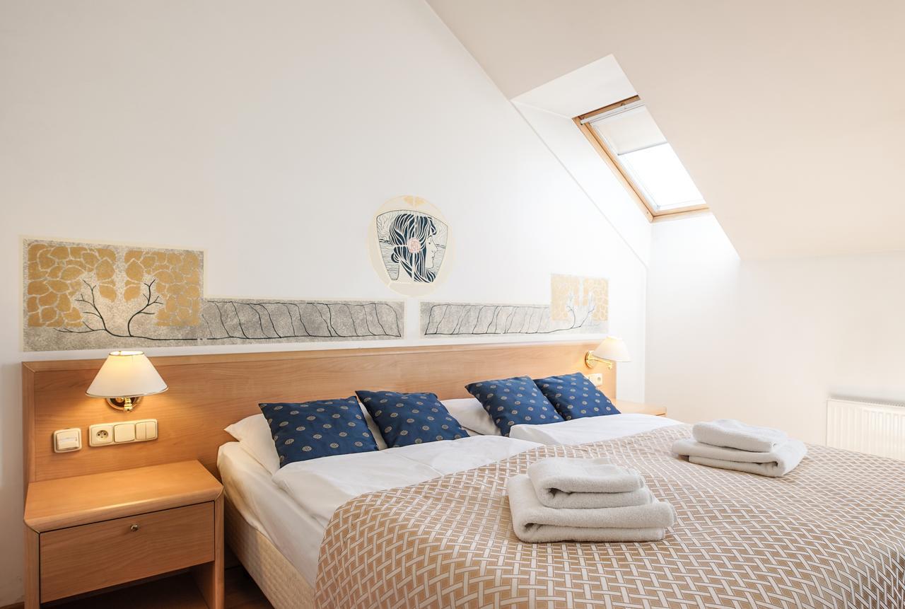Hotel Tivoli Prague Ngoại thất bức ảnh