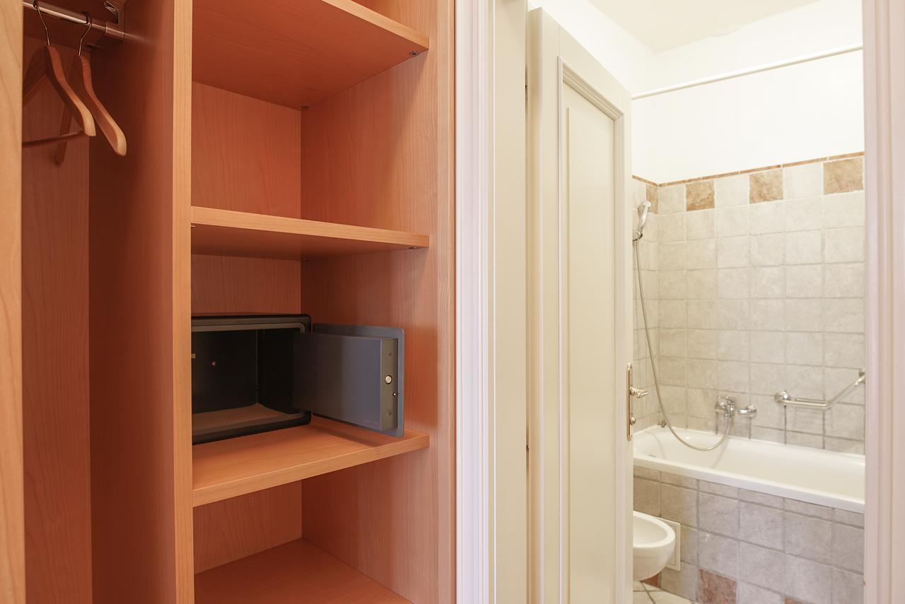 Hotel Tivoli Prague Ngoại thất bức ảnh