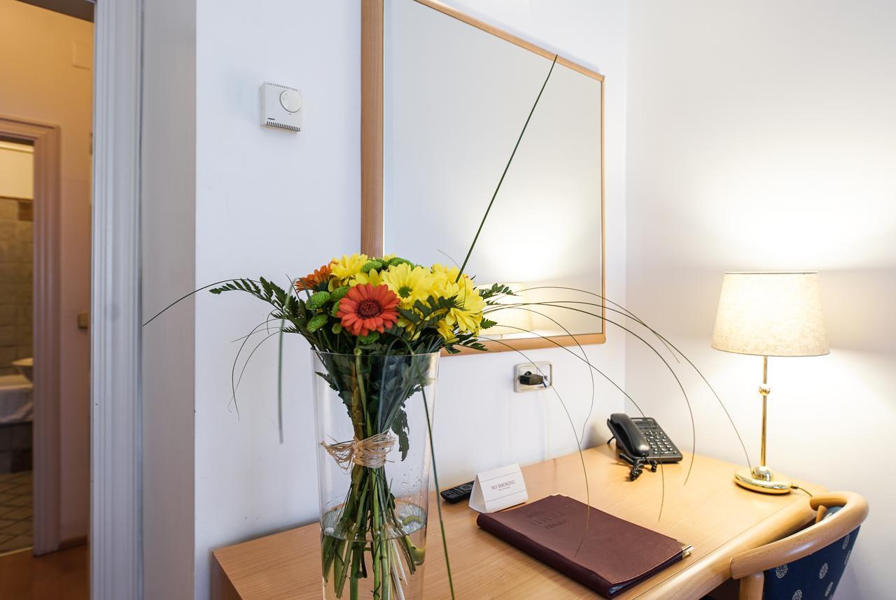 Hotel Tivoli Prague Ngoại thất bức ảnh