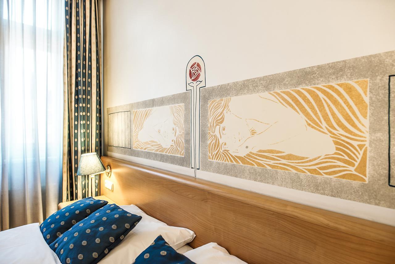 Hotel Tivoli Prague Ngoại thất bức ảnh