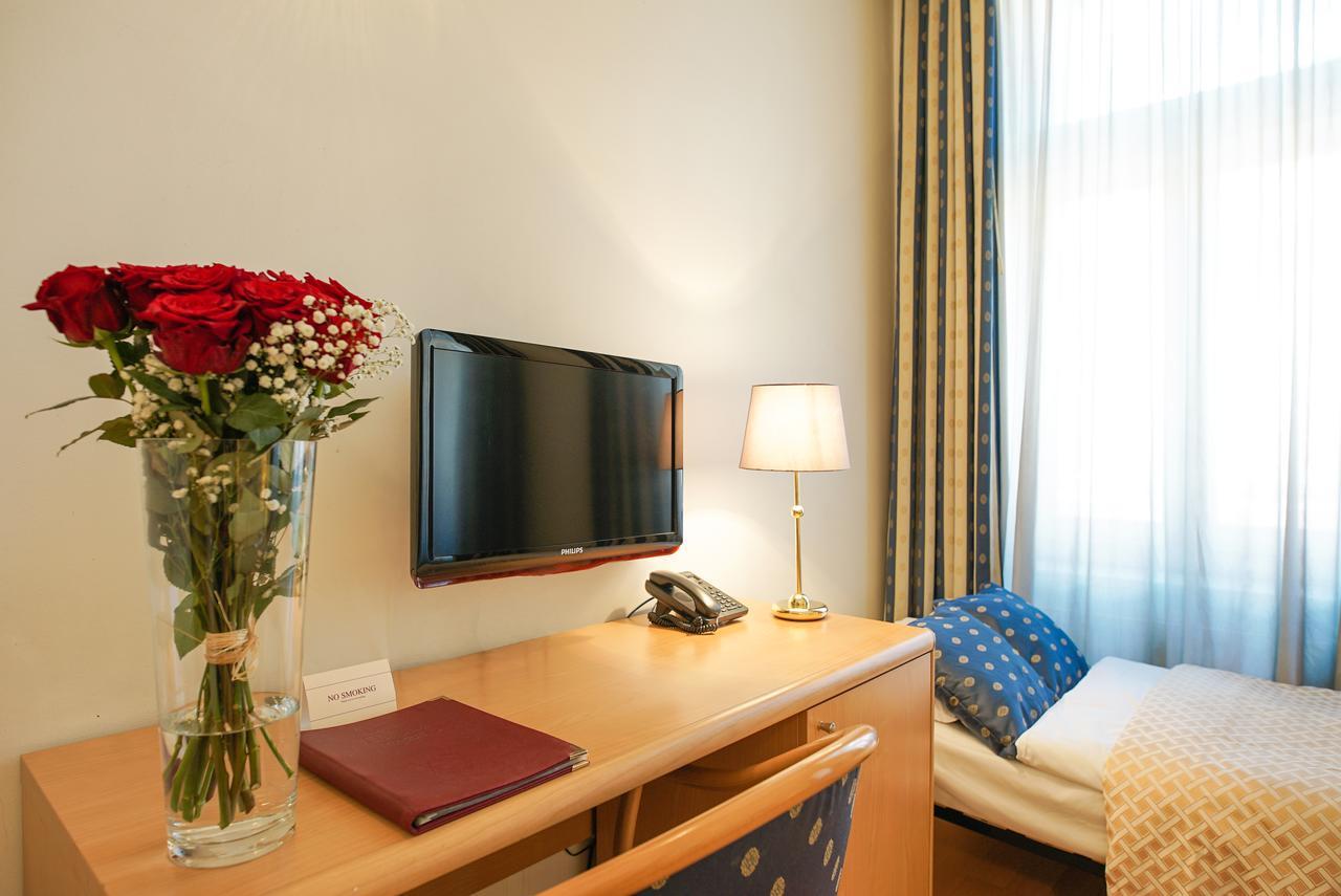 Hotel Tivoli Prague Ngoại thất bức ảnh